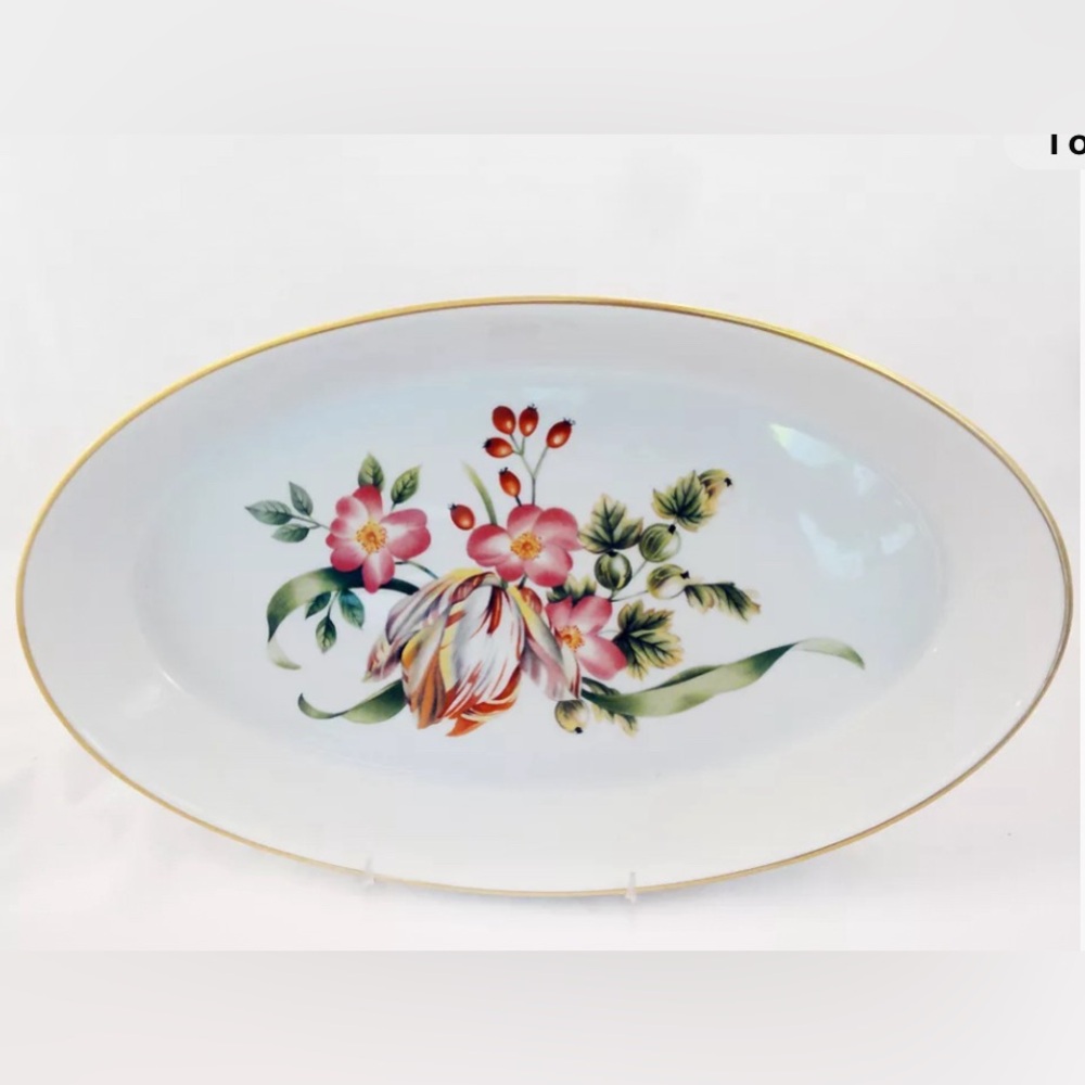 Pershore by Royal Worcester England Casserole 12.25" long Gold Trim Oven Safe